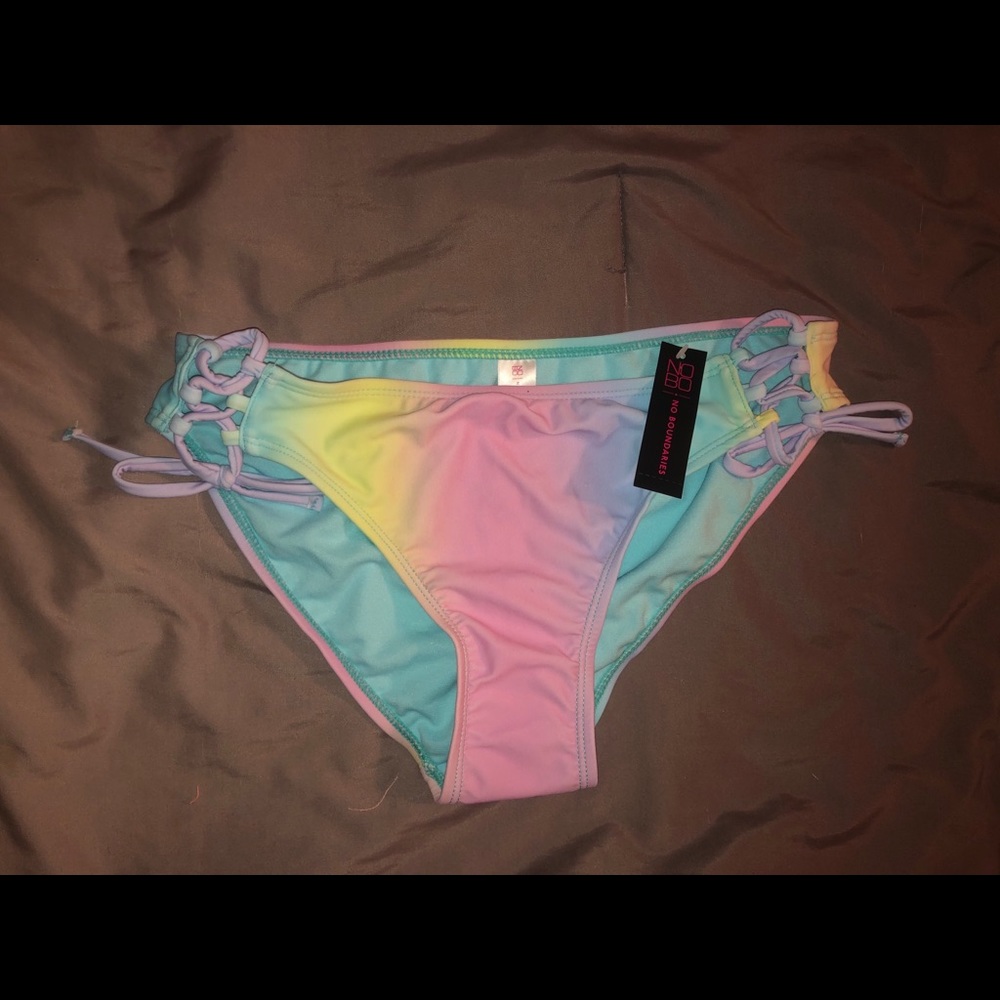 No Boundaries bikini bottom